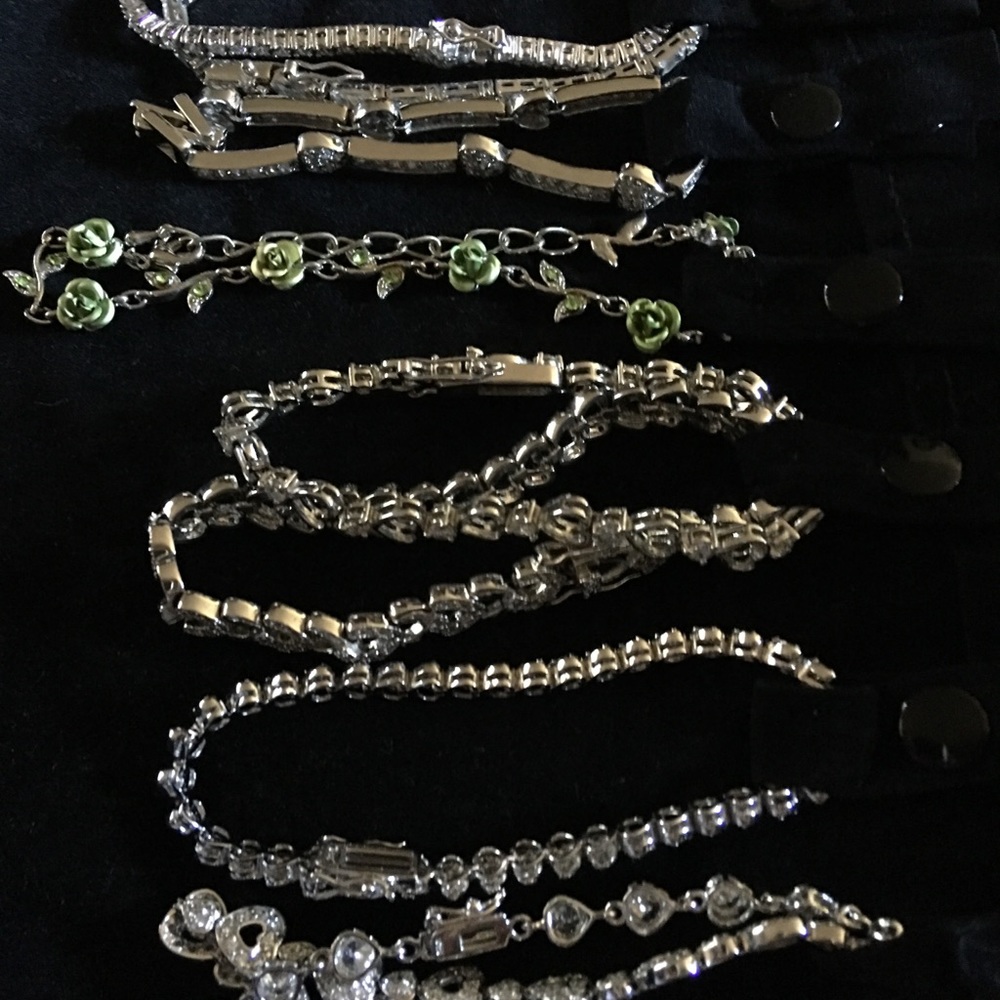 Bracelets - Picture 2 of 5